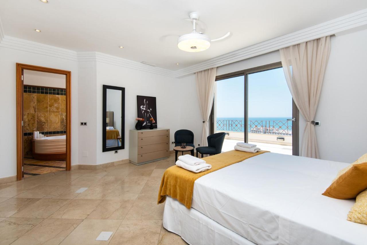 Ph Bellagio: Luxurious And Romantic Duplex Penthouse With Private Pool & Sea Views 贝纳尔马德纳 外观 照片