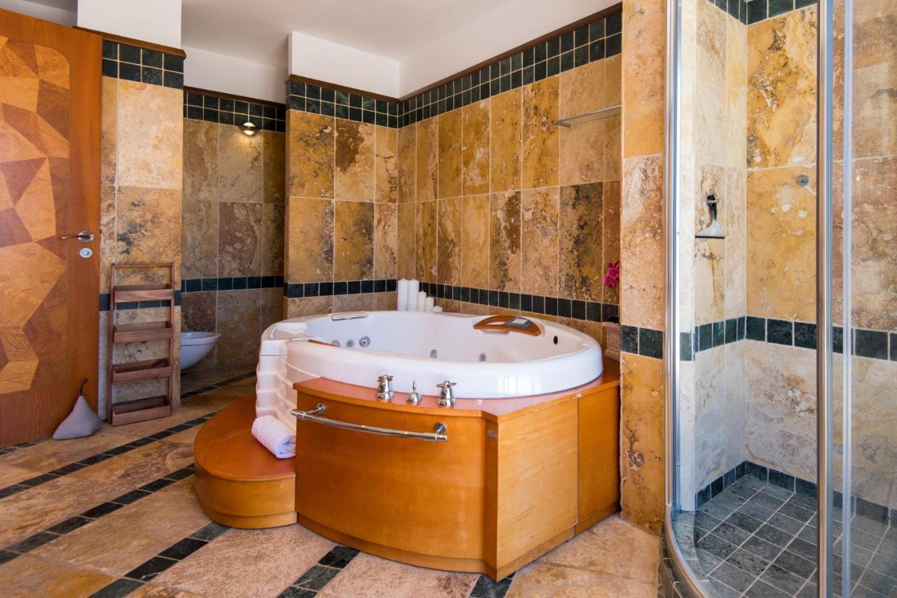 Ph Bellagio: Luxurious And Romantic Duplex Penthouse With Private Pool & Sea Views 贝纳尔马德纳 外观 照片